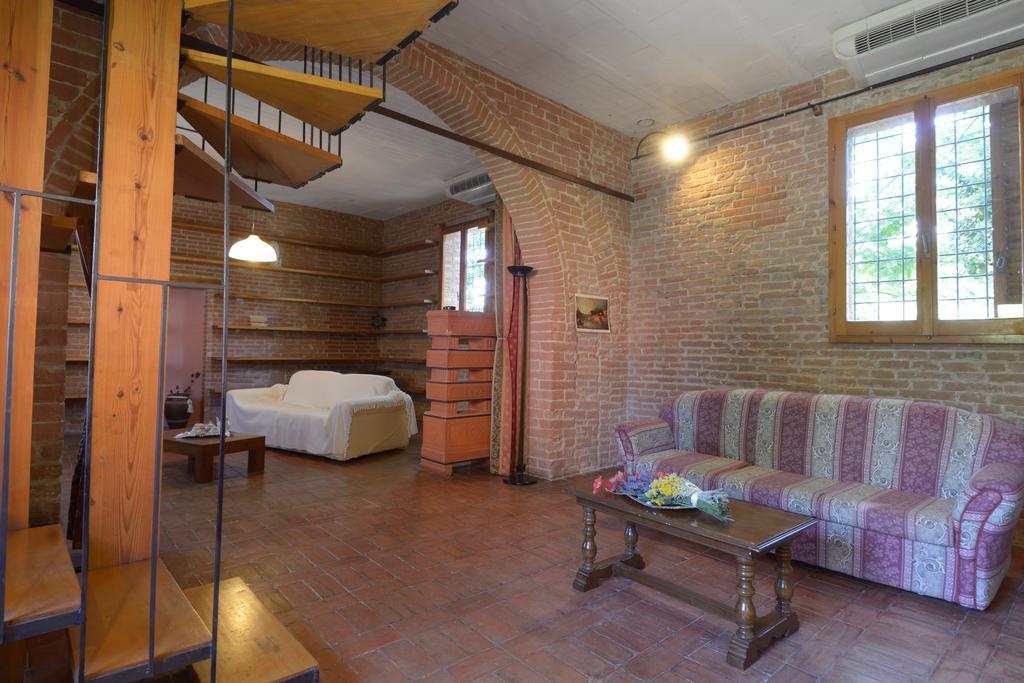 Agriturismo Borgo Del Papa Badia  Exterior photo